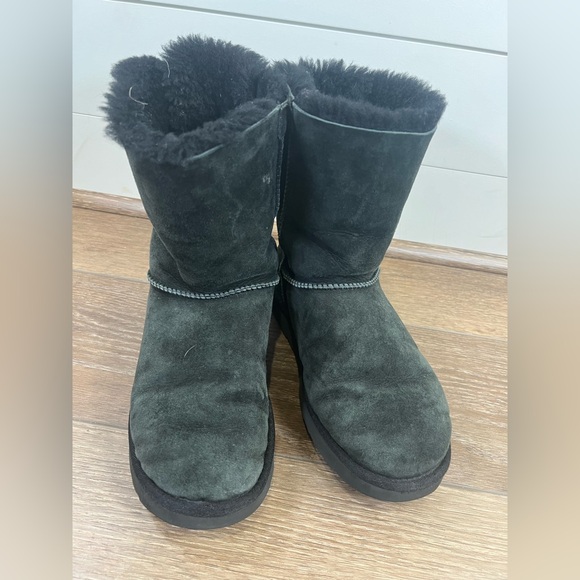 Womens Uggs Black Bailey Bow - Picture 2 of 12